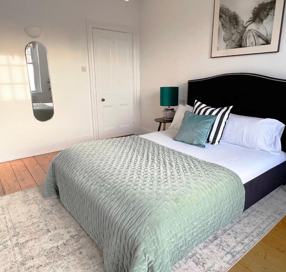 1 Bed / 1 Sofa Bed 'Scandi' Style Ground Floor Apartment Yeovil Luaran gambar
